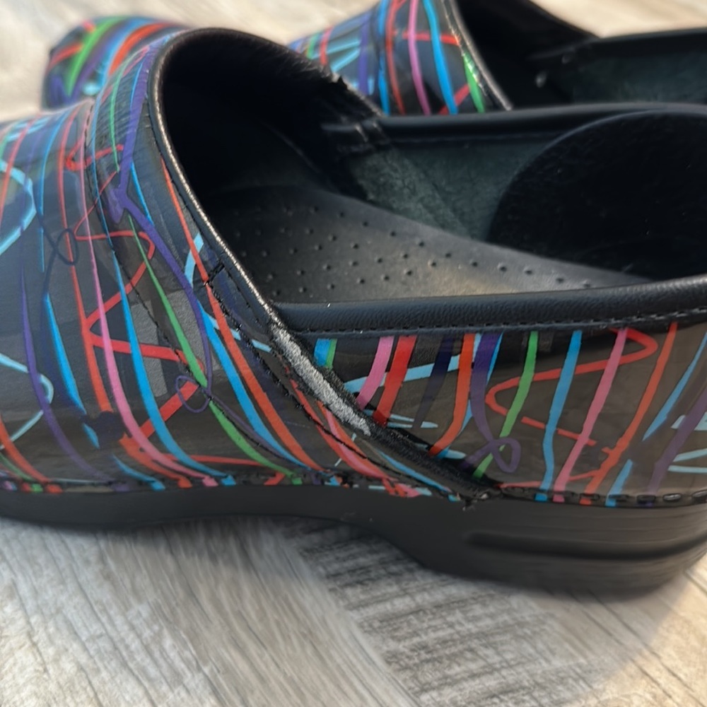 Colorful Striped Women's Clogs - Picture 6 of 8